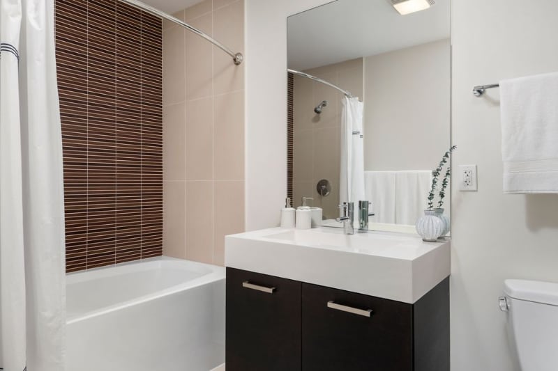 Building Photo - 1169 S Plymouth Ct