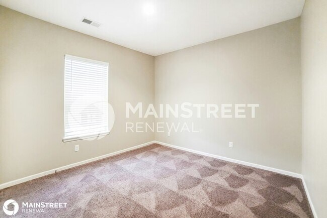 Building Photo - 1516 NE Jaclyn Dr, Grain Valley, MO 64029