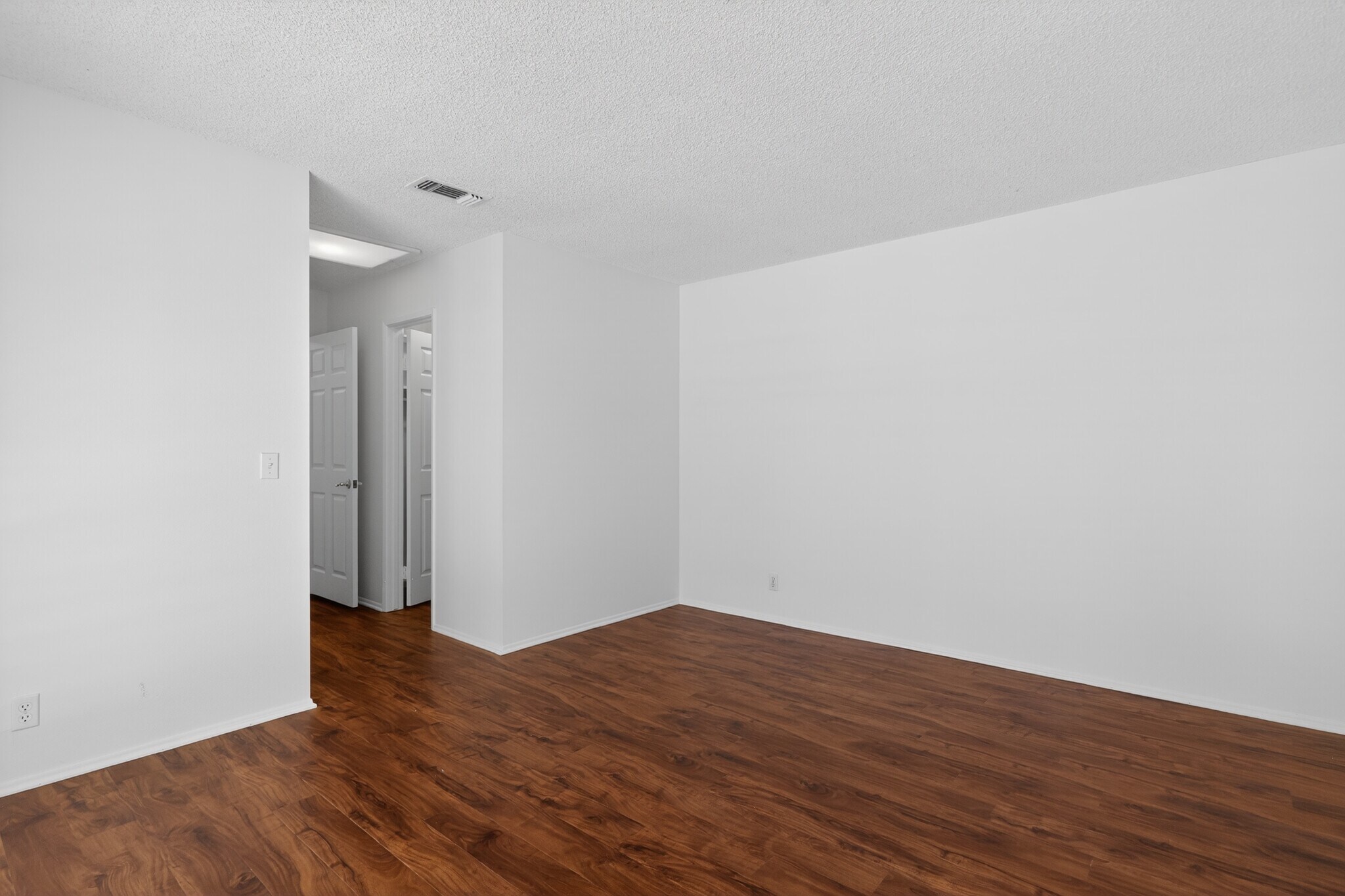 Building Photo - 1248 Calle de Oro