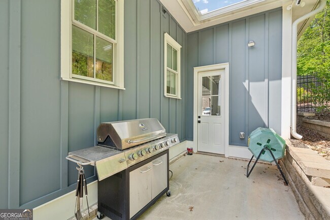 Building Photo - 1150 Blair Ln