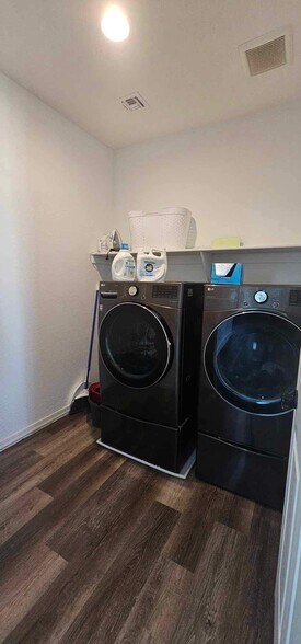 Building Photo - 1111 S Avondale Blvd