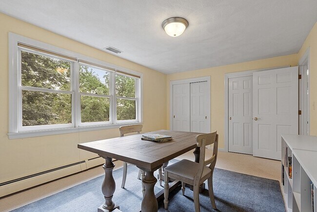 Building Photo - 2 Sunset Ridge