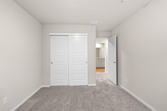 Building Photo - 2 year old 4 Bed 3 bath Liberty Lake Home offering 2330 sq/ft of living space