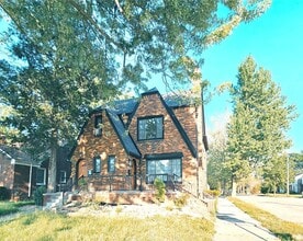 Building Photo - 19000 Chandler Park Dr