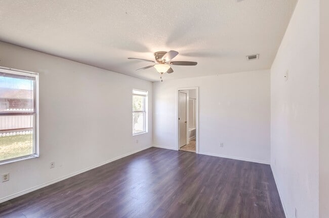 Building Photo - 4501 Jake Spoon Dr