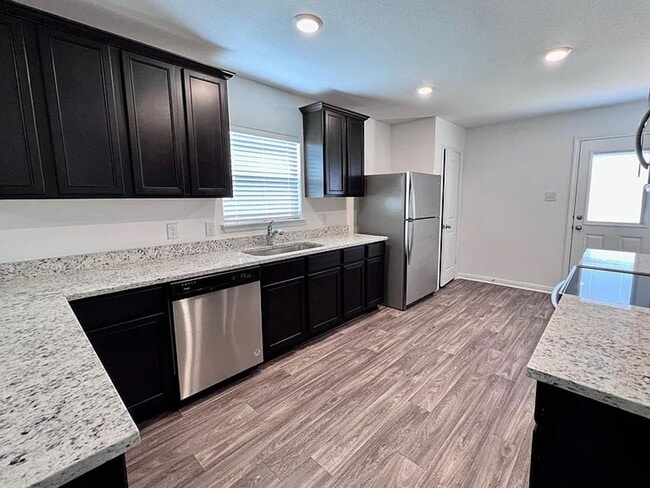 Building Photo - Spacious & Elegant One-Story Living in Stonebridge Crossing
