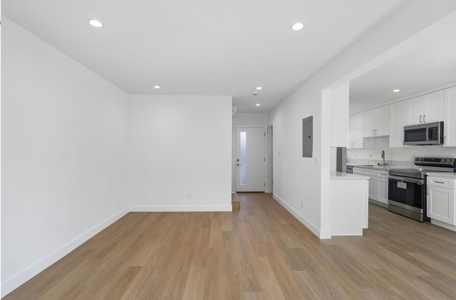 Building Photo - 2915 Hauser Blvd