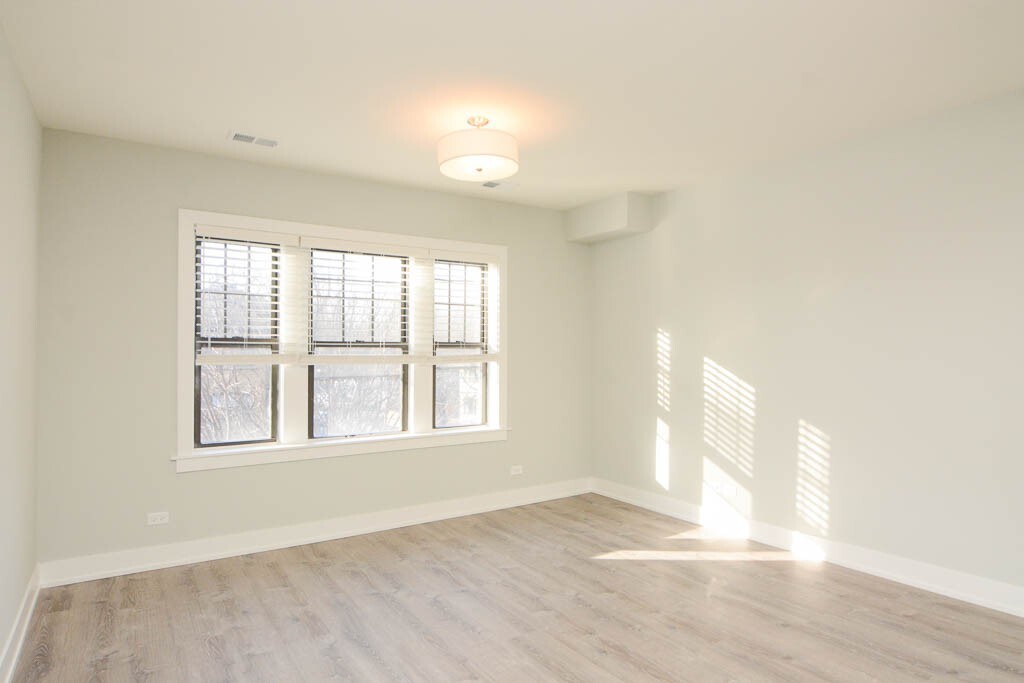 Building Photo - 1152 Maple Ave