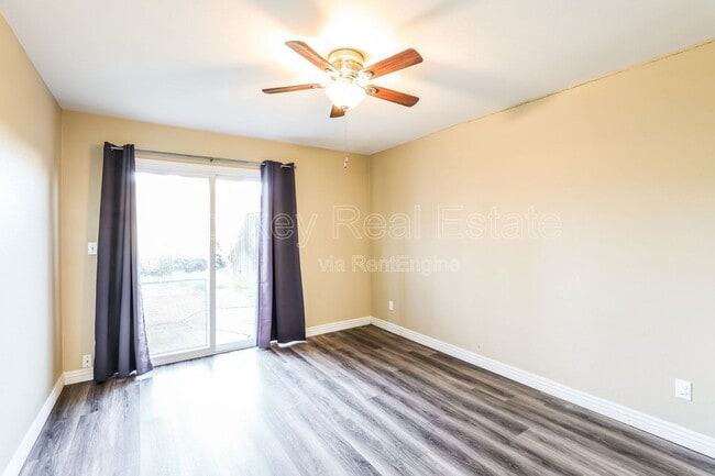 Building Photo - 2412 Pecan St