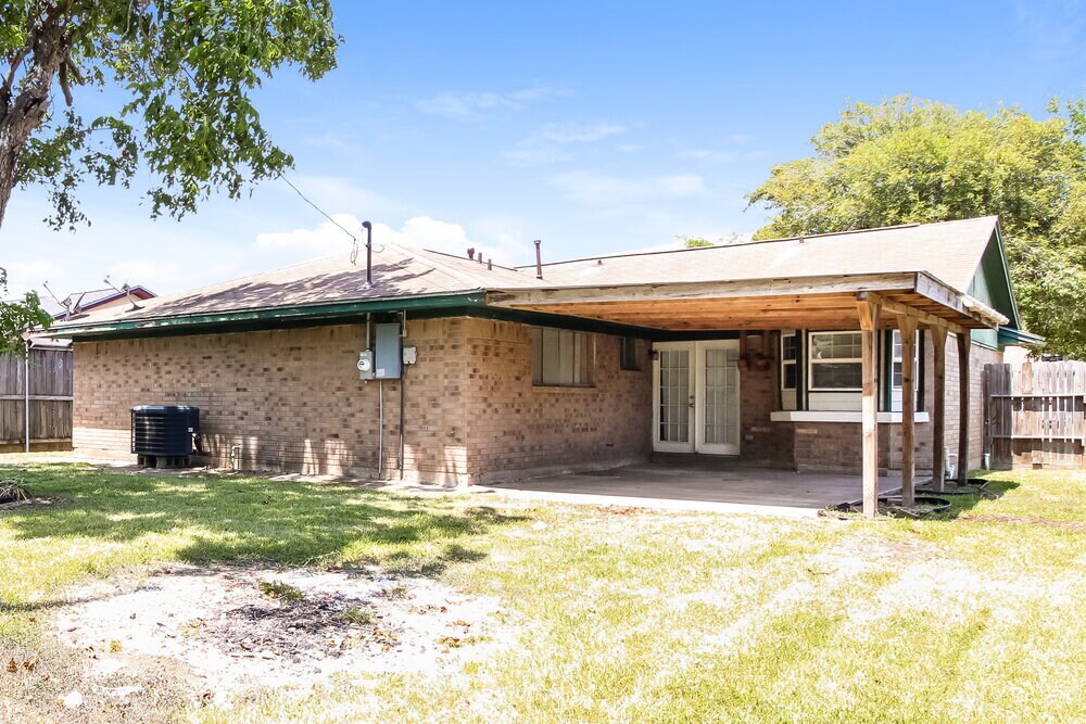 Building Photo - 2701 5th Ave N