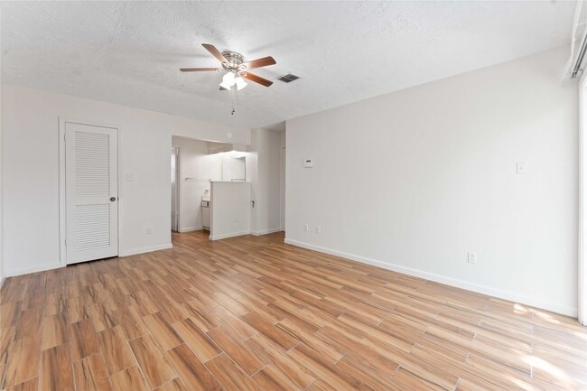 Building Photo - 9134 Gustine Ln