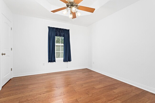 Building Photo - 100 Dillons Way