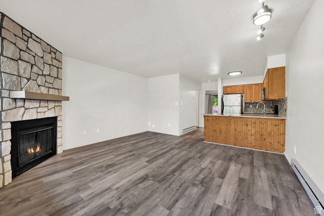 Building Photo - 3615 N Wolf Ldg Dr