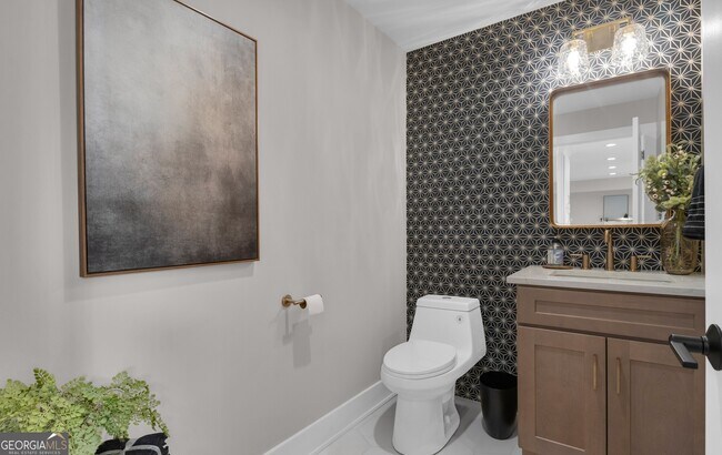 Building Photo - 459 Lester road