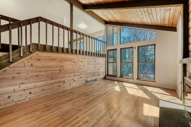 Building Photo - Incredible Shanahan Ridge Home with Flatiron Views