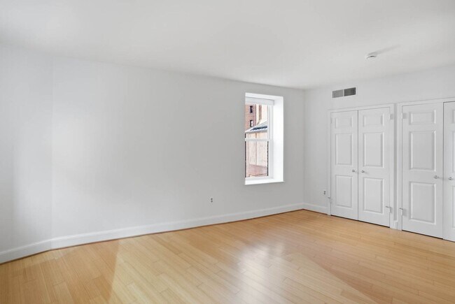 Building Photo - 1115 12th St NW