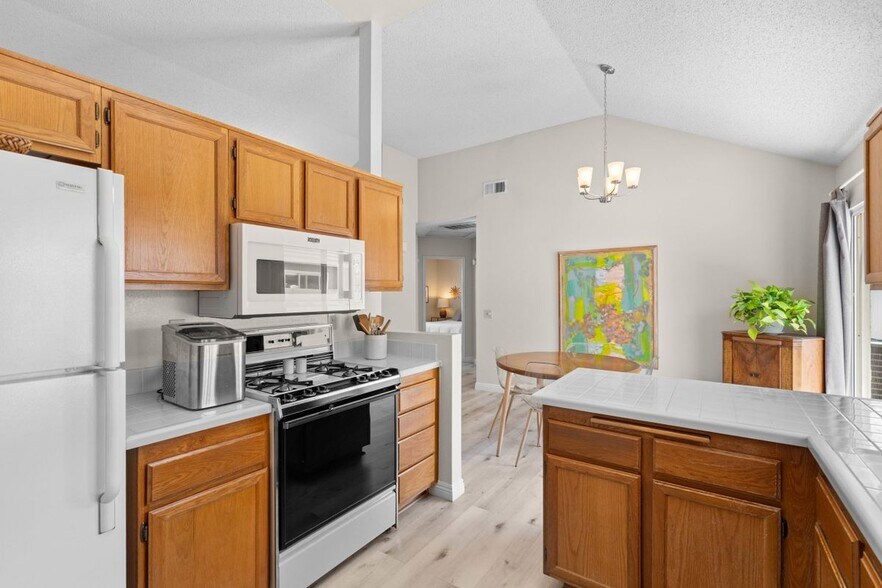 Building Photo - 6681 Brighton Pl