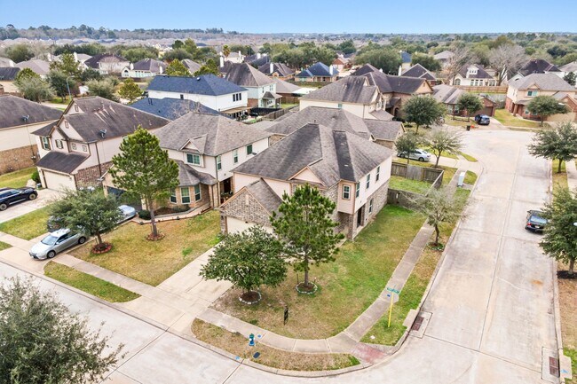 Building Photo - 18715 Windy Stone Dr