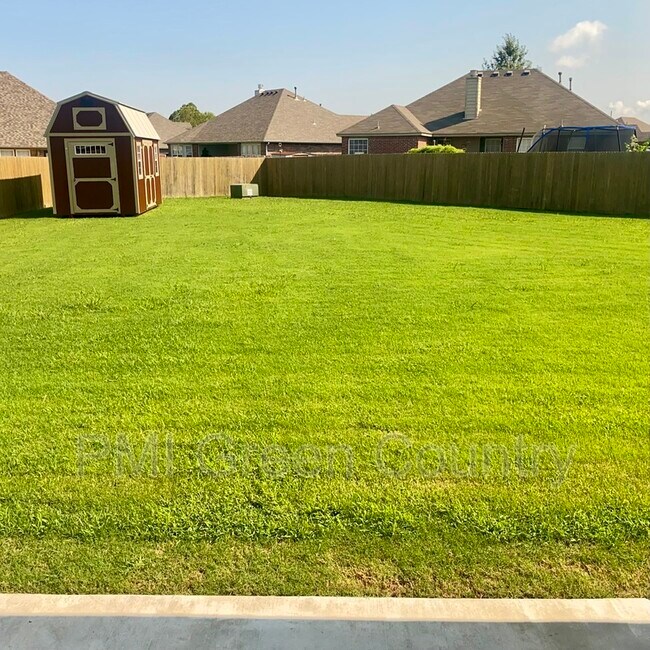 Building Photo - 21025 E 40th Pl S