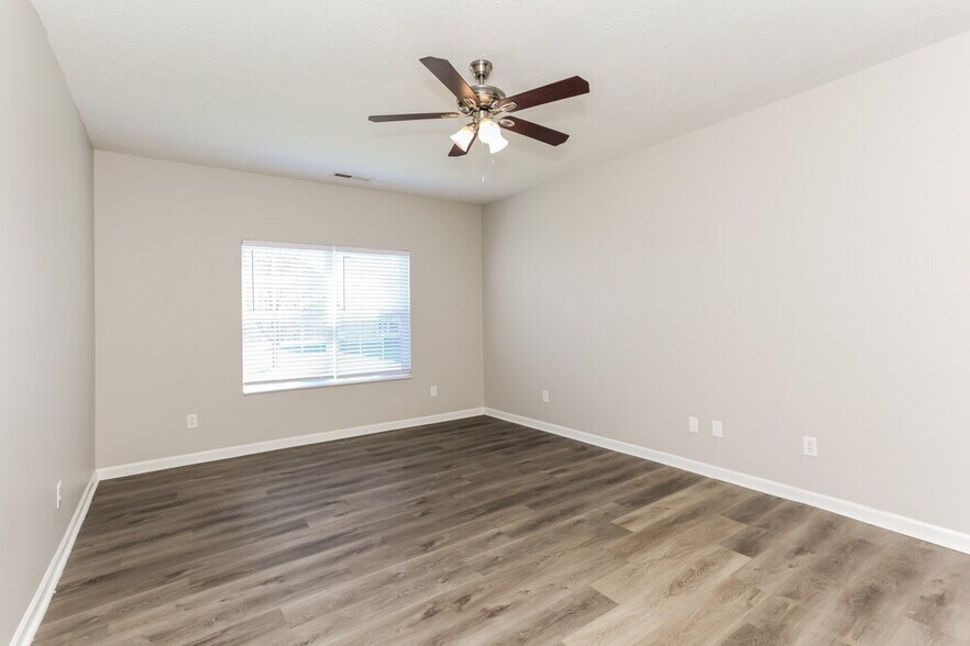 Building Photo - 8267 Templederry Dr