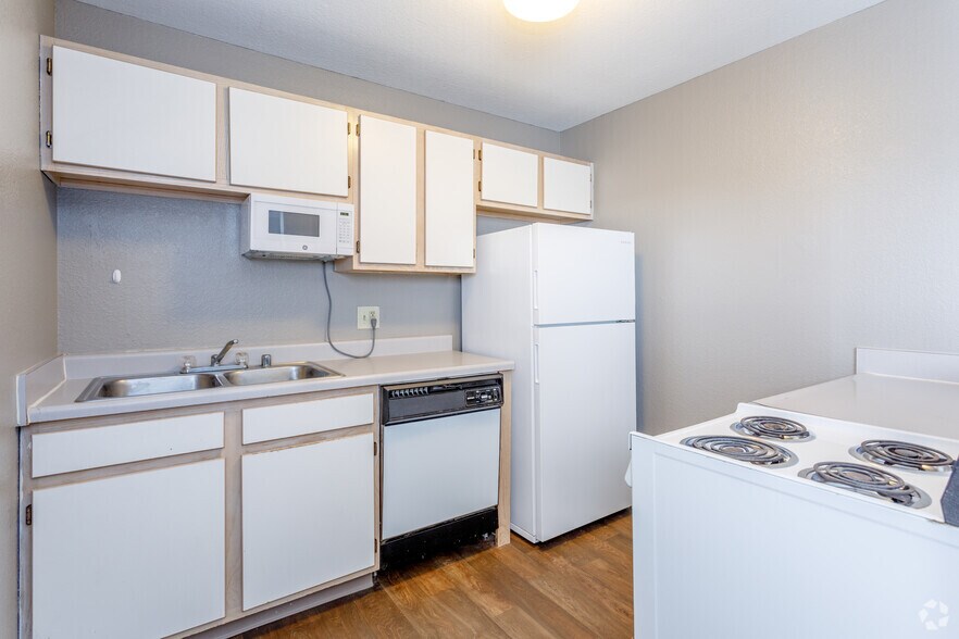 Eagle Ridge Apartments 530 Eldridge St Lawrence KS 66049 Apartment