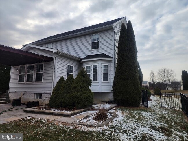 Building Photo - 2850 Galaxy Dr