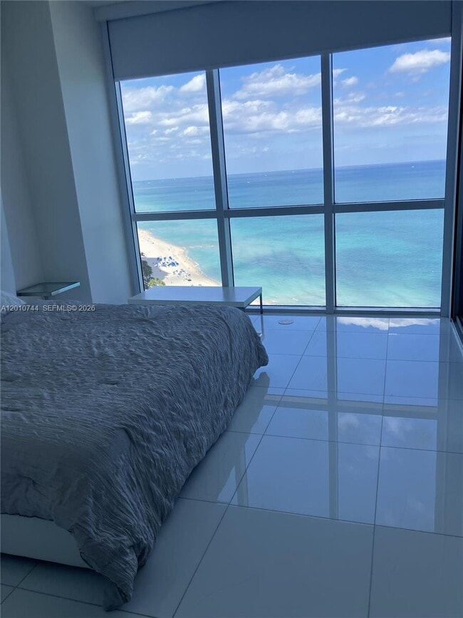 Building Photo - 18201 Collins Ave