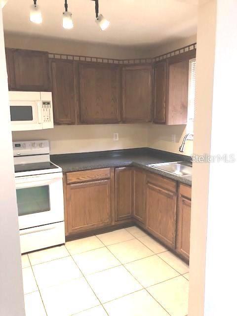 Building Photo - 232 Bamboo Dr