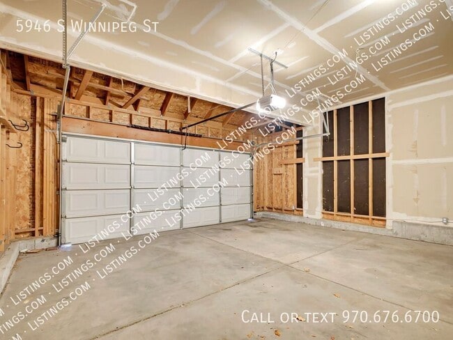 Building Photo - 5946 S Winnipeg St