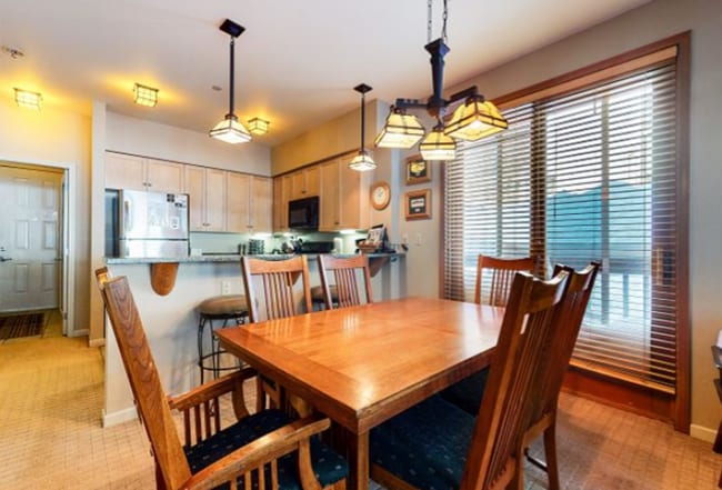 Building Photo - Beautiful 2 Bed, 2 Bath Fully Furnished Co...