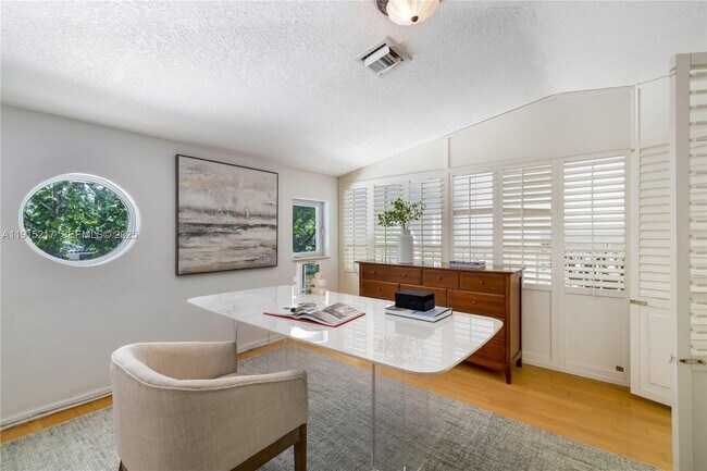 Building Photo - 8941 SW 65th Ct