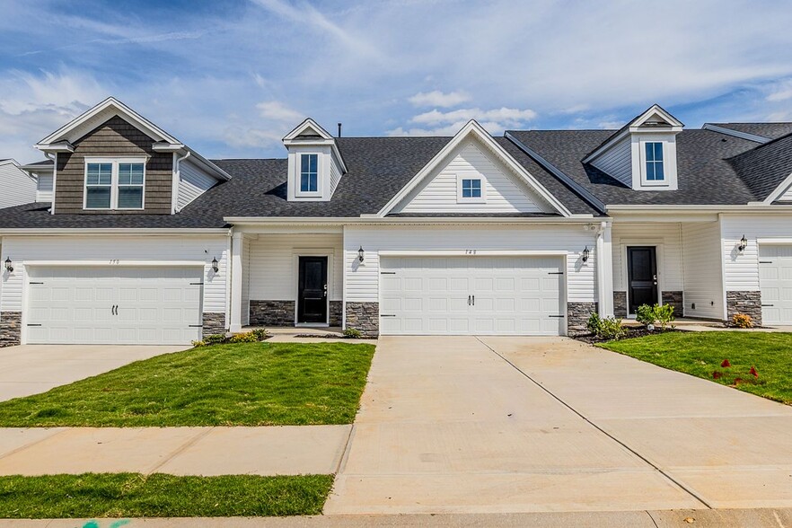 Building Photo - 148 Herrick Pl