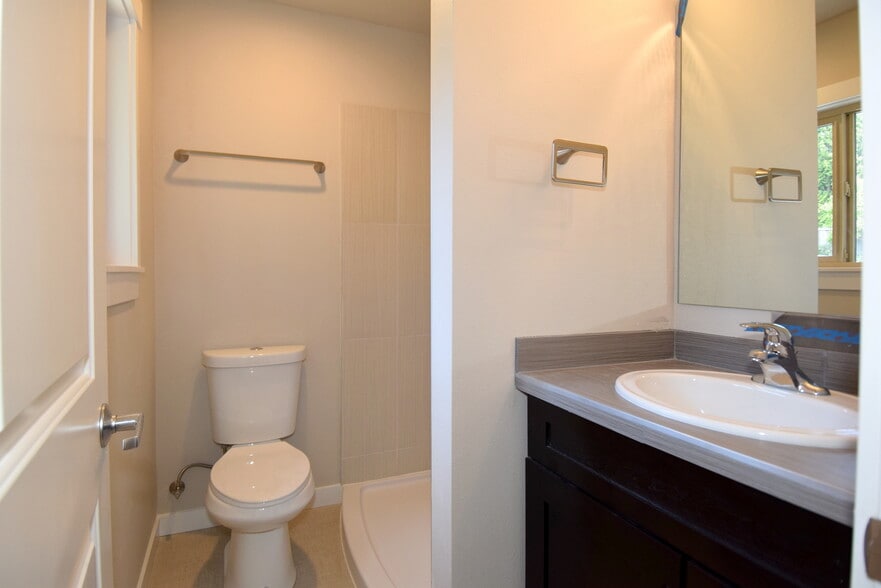 Building Photo - 2805 NE 133rd St