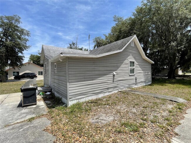 Building Photo - 1022 Oregon Ave