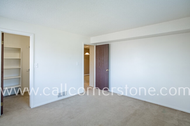 Building Photo - 850 Tenderfoot Hill Rd