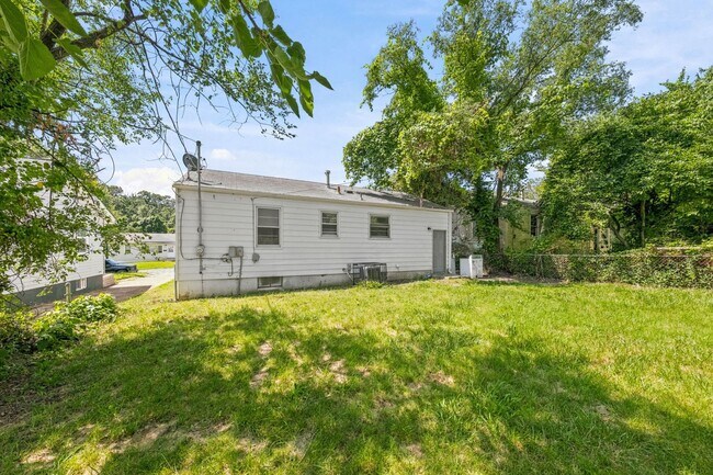 Building Photo - 8515 Jenny Dr