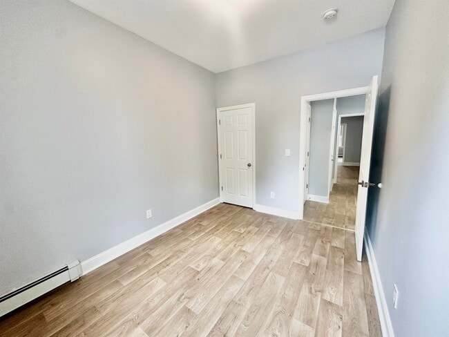 Building Photo - 130 Grant Ave