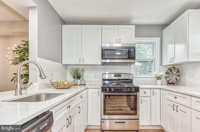 Building Photo - 14100 Rectory Ln