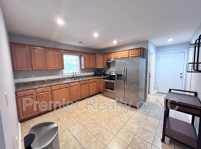 Building Photo - 469 Childrens Home Rd