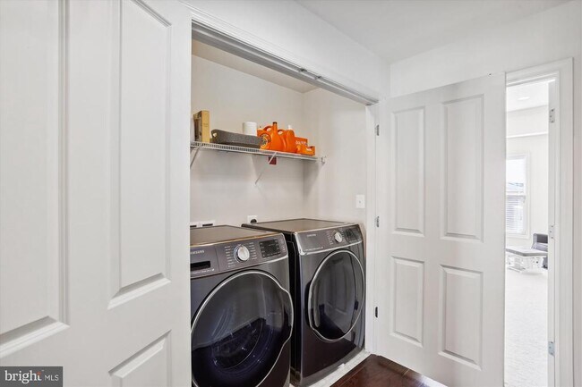 Building Photo - 13950 Estuary Dr