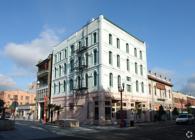 Primary Photo - 203-207 NW 3rd Ave