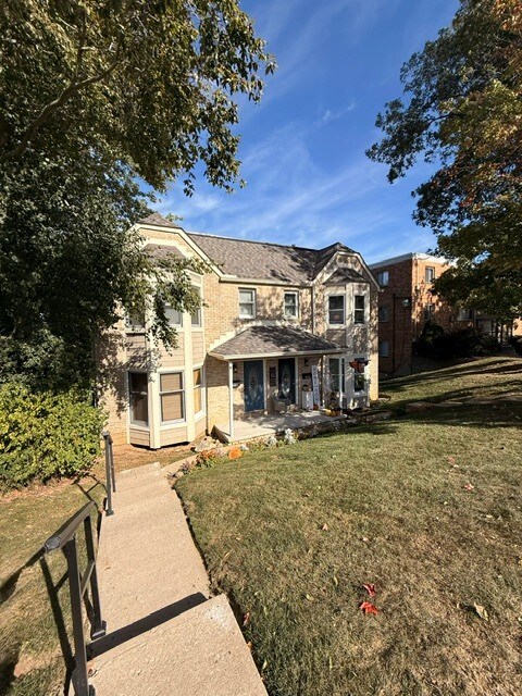 Building Photo - 20652 Detroit Rd