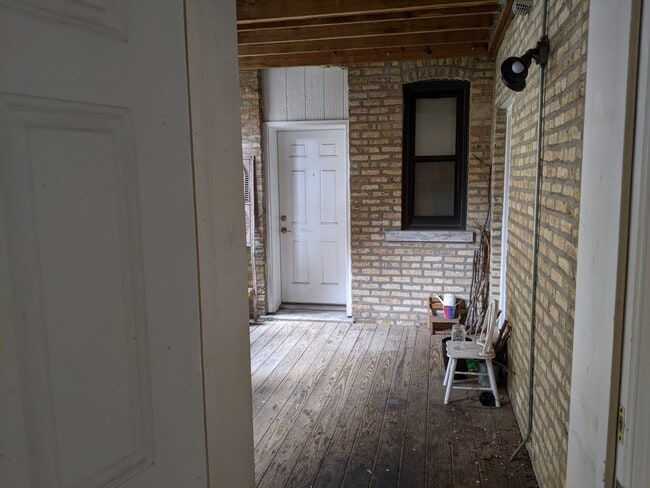 Building Photo - 908 Reba Pl