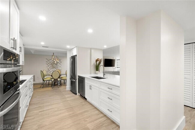 Building Photo - 5601 Turtle Bay Dr