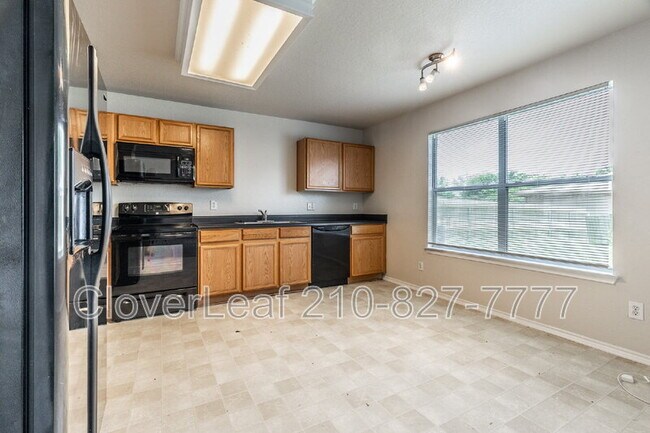 Building Photo - 8843 Kestrel Oak