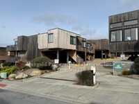 Building Photo - Beach Front 1-Bed 1-Bath Ocean House Harbo...