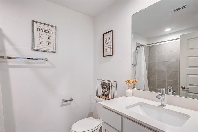 Building Photo - 7230-7230 Telford Holw Trl