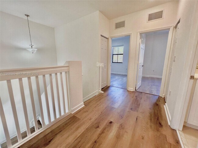 Building Photo - 3354 W 100th Terrace