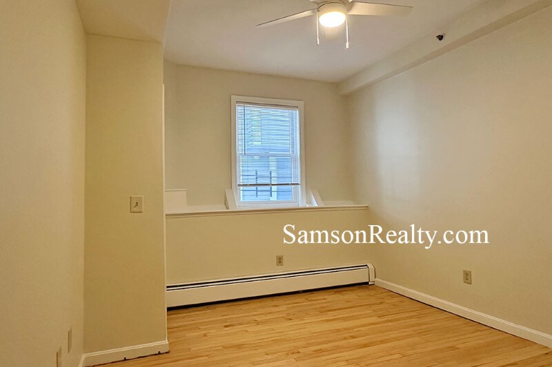Building Photo - 204 Angell St