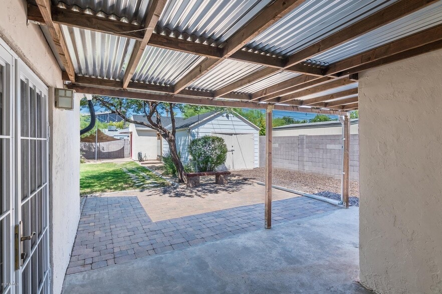 patio - 2010 N 16th Ave
